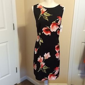 ⭐⭐8 for $25 NWT Black sheath dress with pink floral pattern